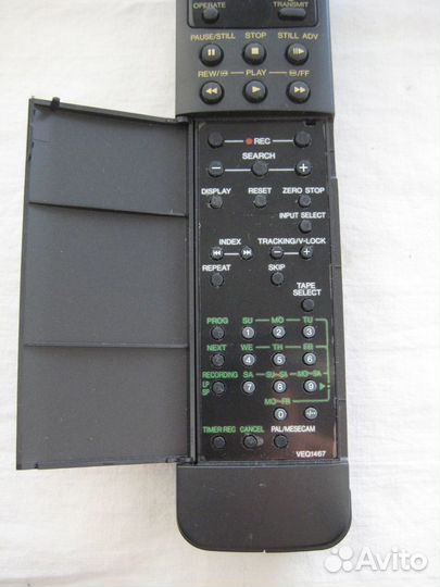 Пульт Panasonic VEQ1467 от видеомагнитофона 1990-х