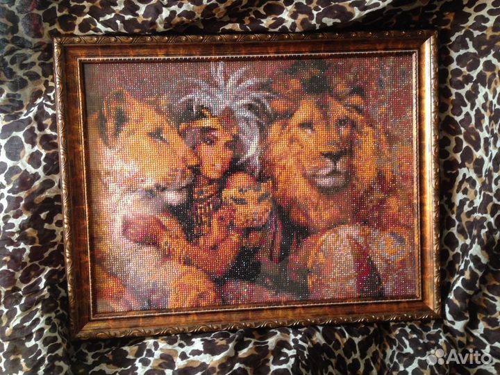 Картина вышита алмазный мозайкой имеется в наличии