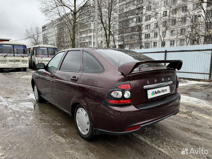 LADA Priora 1.6 МТ, 2010, битый, 200 000 км