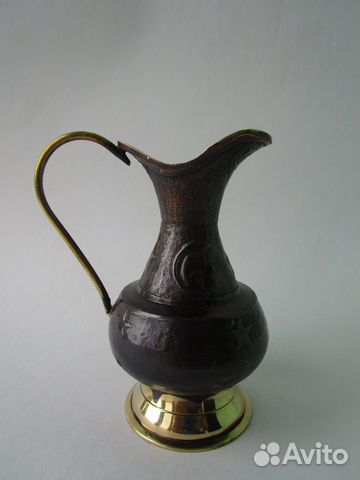Винтажный кувшинчик латунь тяжелый красивый