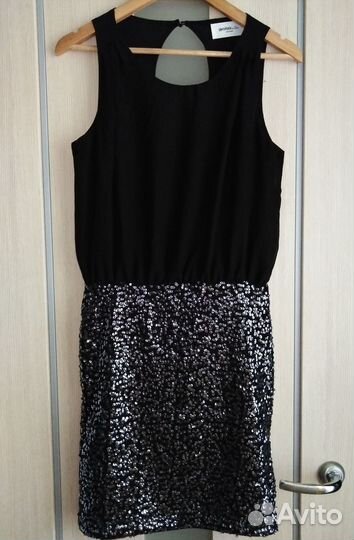 Чёрное коктейльное платье