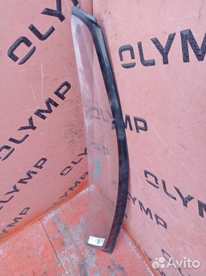 Ветровик передний левый Toyota Ipsum ACM21 2AZ-FE