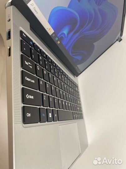 Ноутбук Ультрабук 8/256Gb Новый