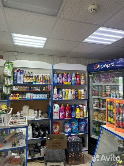 Шкаф витринный