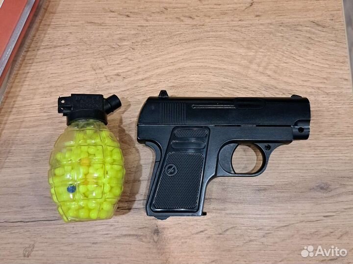 Пистолет игрушечный