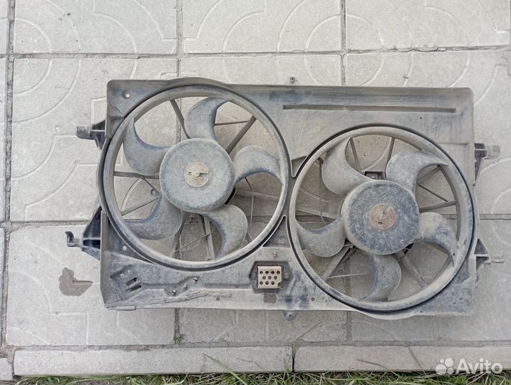 Диффузор радиатора Ford Focus 1 хетчбек 5дв. 1.4