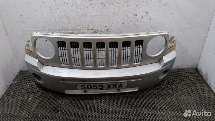 Поворот Jeep Patriot, 2009