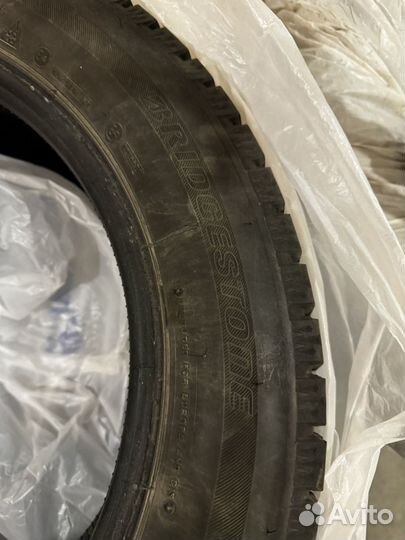 Bridgestone Blizzak Ice 215/55 R17 98