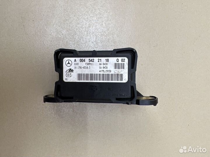 Датчик ускорения Mercedes S-class W221 S500