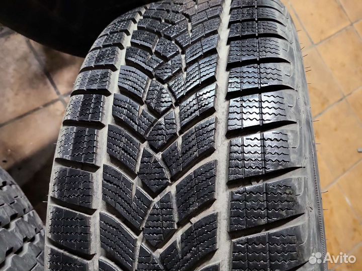 Goodyear UltraGrip Ice SUV Gen-1 235/50 R19 103T