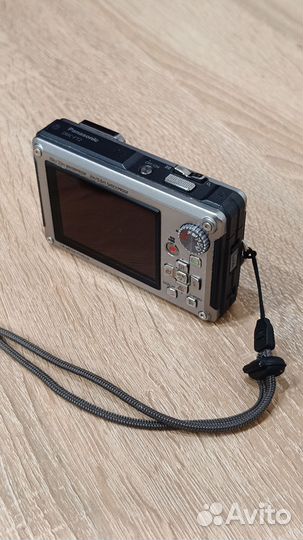 Компактный фотоаппарат