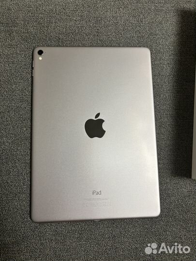 iPad pro 9,7 32 gb A1673