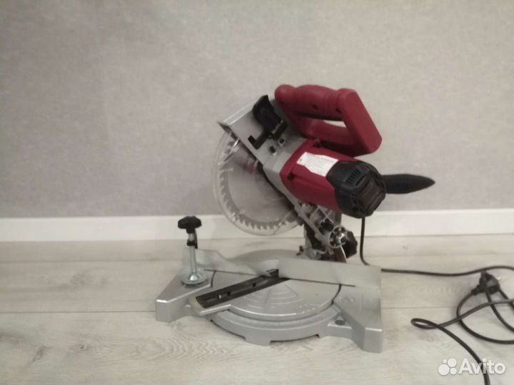 Торцовочная пила аренда