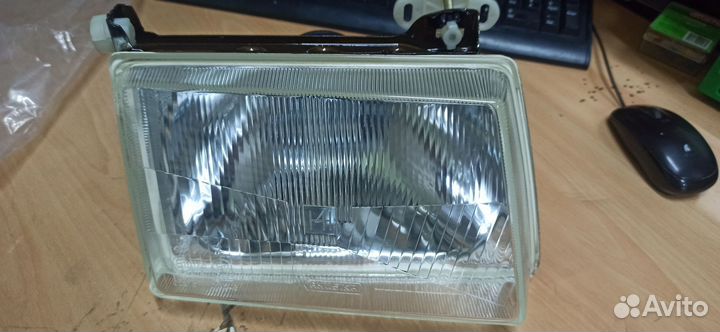 Фара правая Ford Escort