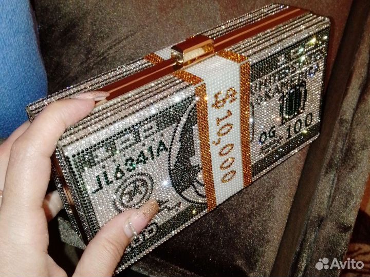 Клатч в стразах