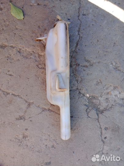 Расширительный бачок Mitsubishi Carisma 4G92