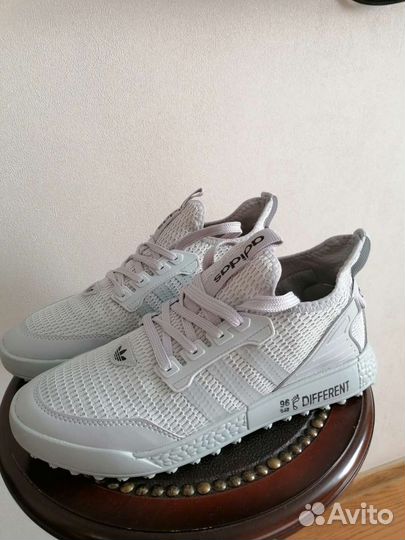 Кроссовки мужские 42 размер новые