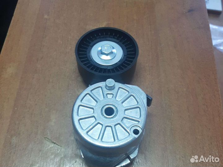 Механизм натяжения ремня Chrysler