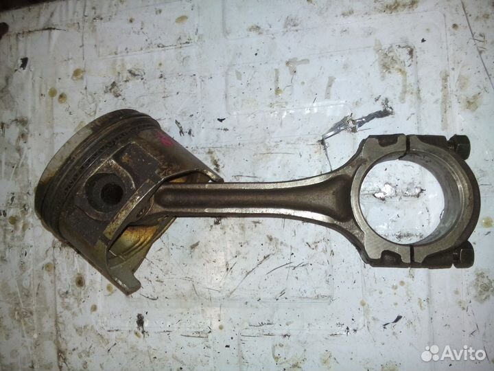 Nissan Terrano 87-96 г. поршень+шатун (номинал)