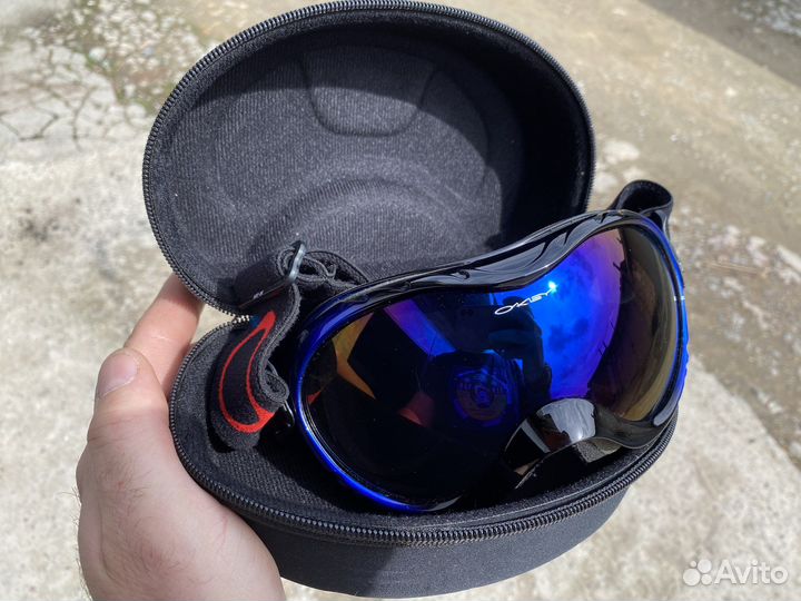 Горнолыжные очки oakley