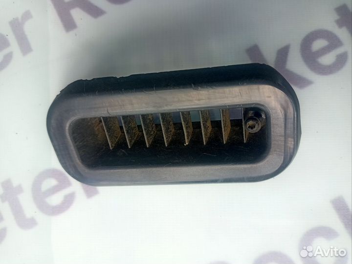 Дефлектор на центральную стойку Mercedes w220