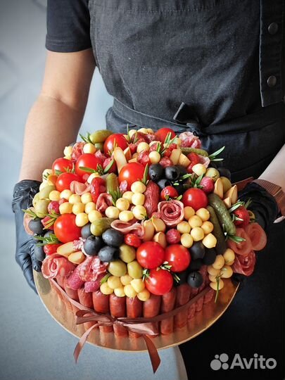 Мясные, сырные, съедобные букеты для мужчин