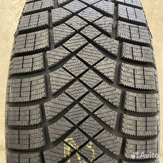 Pirelli Ice Zero FR 225/45 R19 96