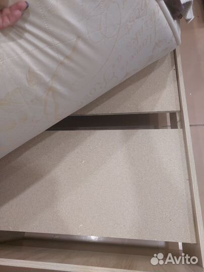 Кровать с матрасом 160200