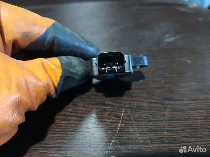 Датчик положения дроссельной заслонки Honda