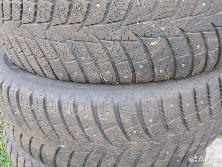 Шины 235 65 17 зимние бу