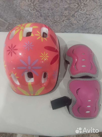 Шлем и наколенники