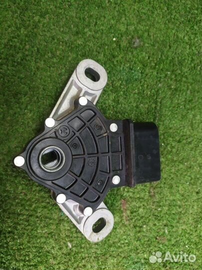 Механизм переключения передач Volkswagen Polo