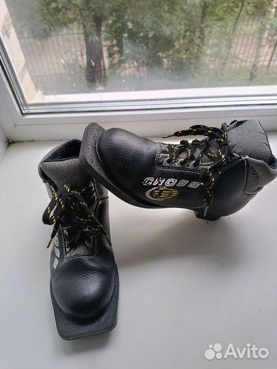 Лыжные ботинки 34,36р