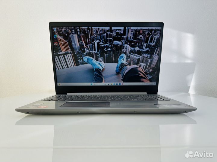 Мощный ноутбук Lenovo/8Gb/SSD+HDD