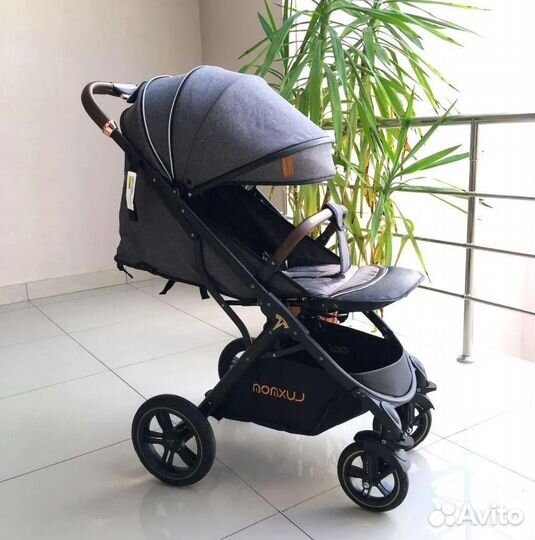Коляска прогулочная новая