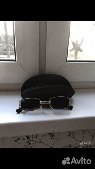 Солнцезащитные очки