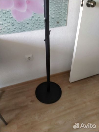 Вешалка для одежды напольная металлическая