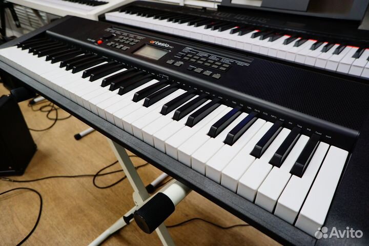 Синтезатор Artesia Pro