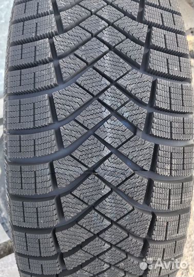 Pirelli Ice Zero FR 225/65 R17 106T