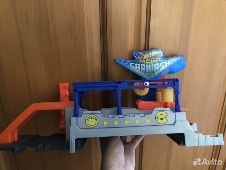 Автотреки hot wheels Mega carwash и beetlejuice