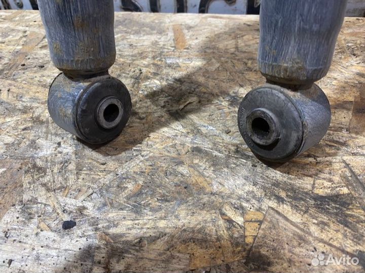 Амортизаторы задние Volvo S40 седан 2.0 2004