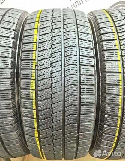 Bridgestone Blizzak VRX2 215/55 R17 94Q