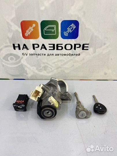 Замок зажигания Toyota Avensis T270 1ZR-FAE 2009
