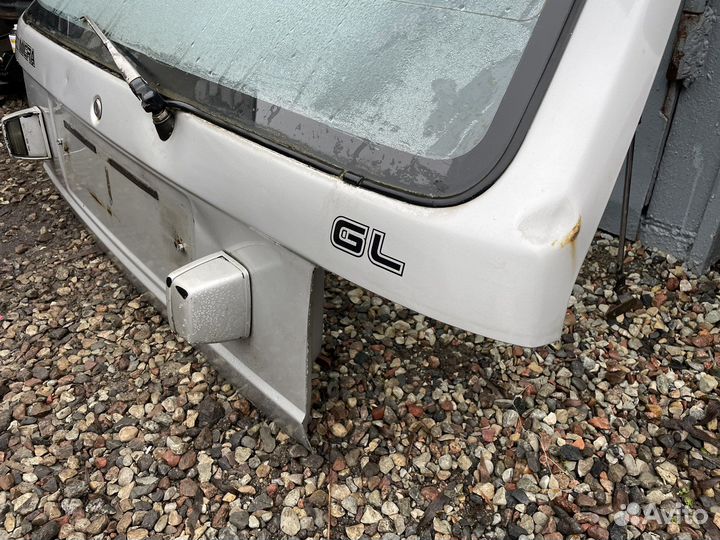 Крышка багажника Nissan Micra K10 со стеклом