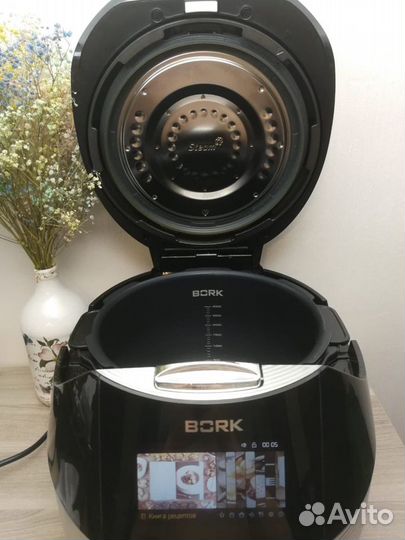 Мультиварка Bork U803