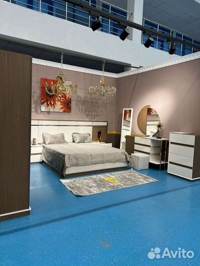 Спальный гарнитур