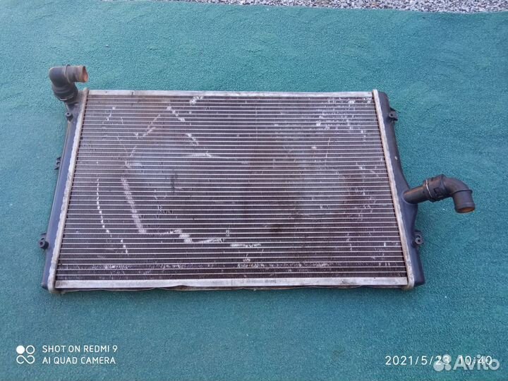 Радиатор системы охлажления Volkswagen Touran 2004