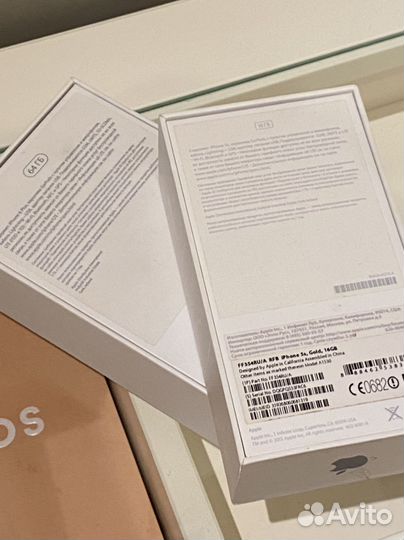 Коробки от телефона 5s и 6plus