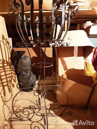 Кованая подставка для большого цветка, пр. Польша