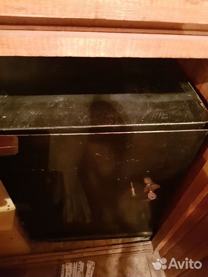 Металический тумба